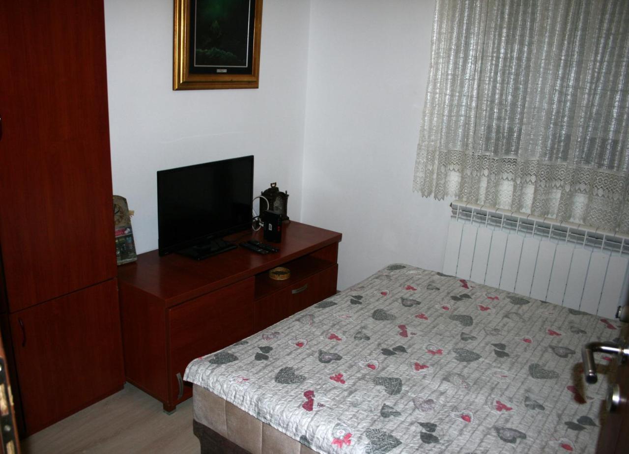 Appartement Fenix Cvetni Trg à Belgrade Extérieur photo